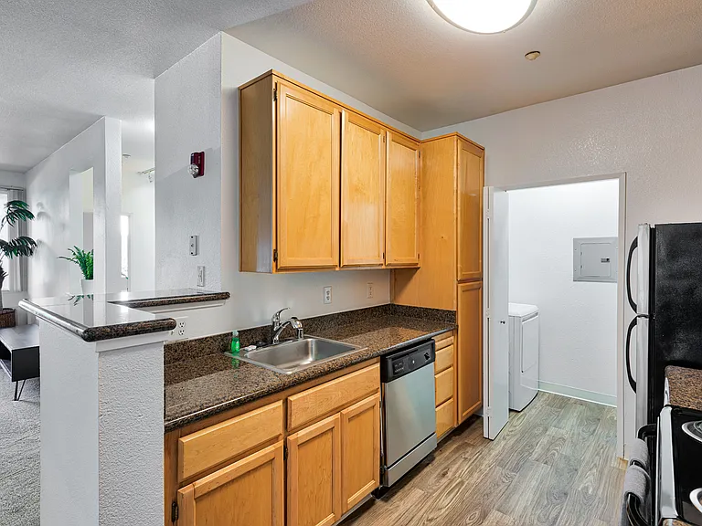 Renaissance Apartments — Photo 21