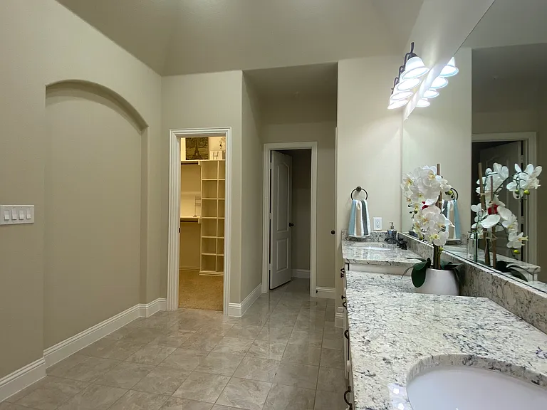 580 Hampshire Dr — Photo 16