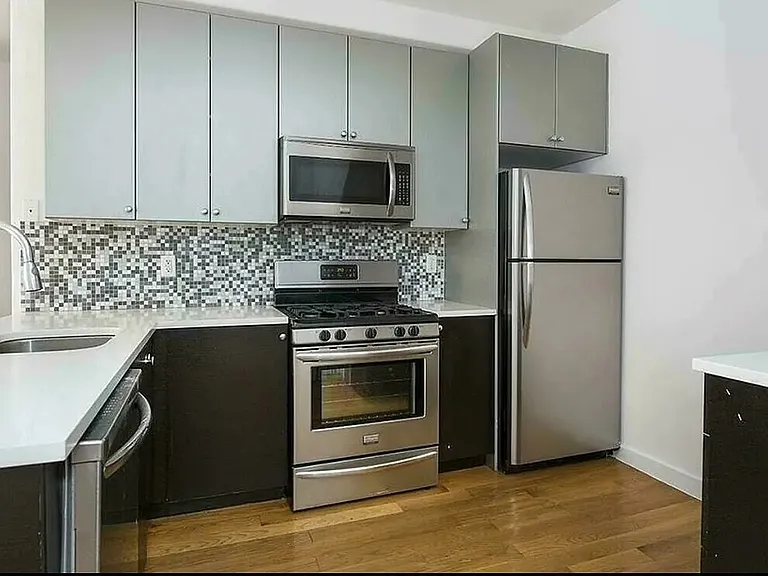 94 Meserole St #1A — Photo 3