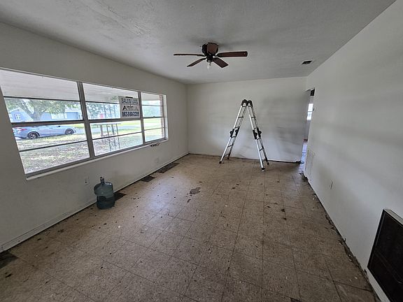 4th image of 520 Thomas Ave