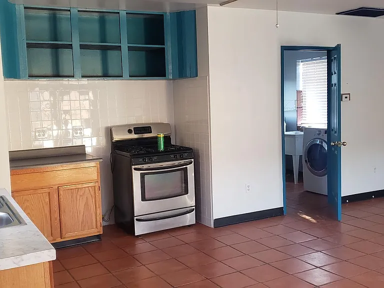 1175 Cypress Ave #1/2 — Photo 5