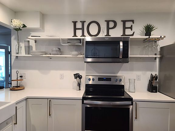 2nd image of 2103 Metropolitan Ave