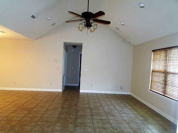 4th image of 126 Pinoak Cir
