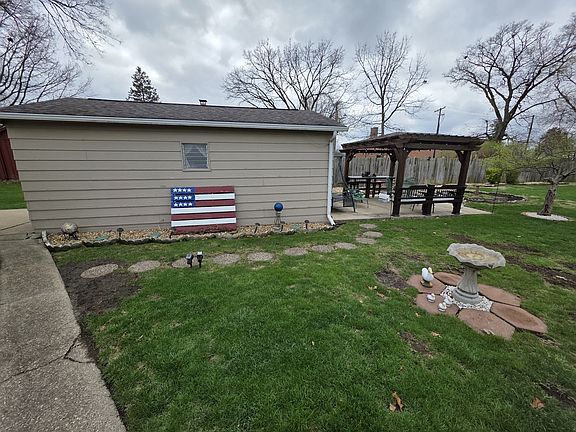 3rd image of 610 10th Ave