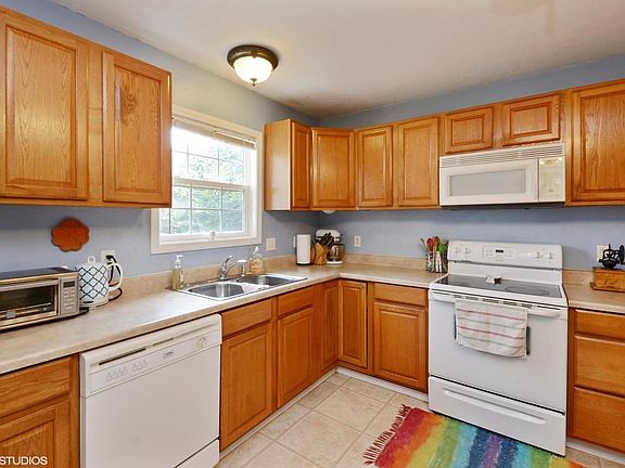 04_2006TravisAve_5_Kitchen_HiRes