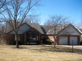 2404 Woodridge Ct, Saint Joseph, MO 64506