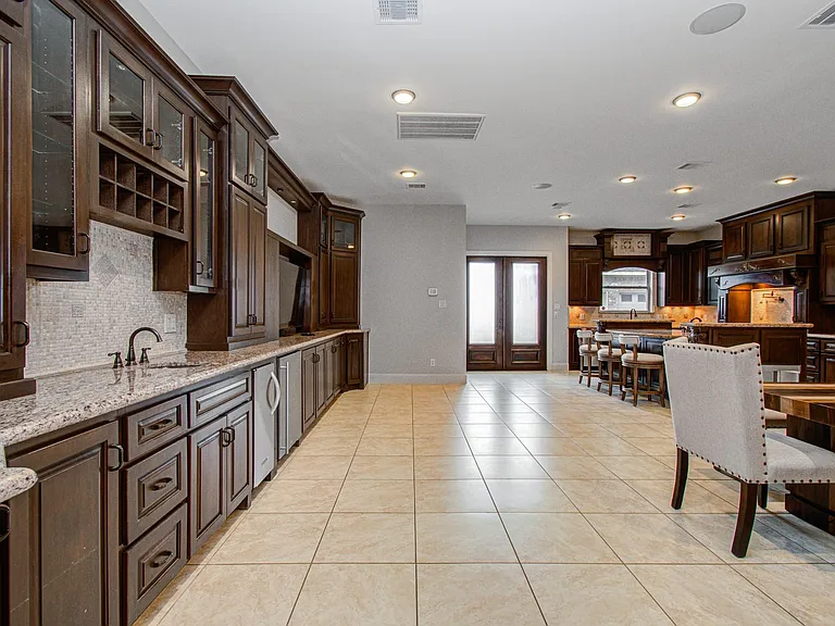 2920 Payson St — Photo 11