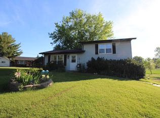 890 E Valley Ct, Lancaster, WI 53813