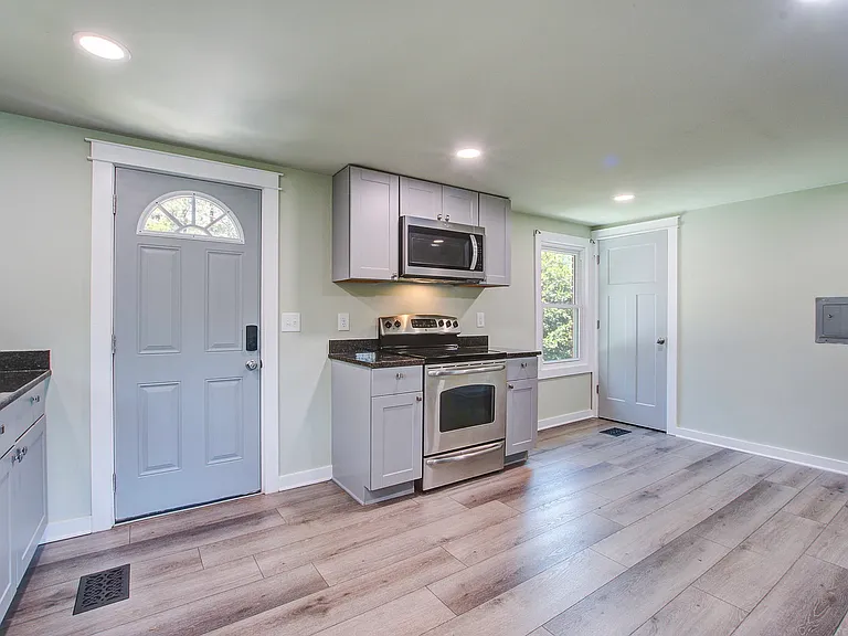 200 State Rd S #8-384 — Photo 11