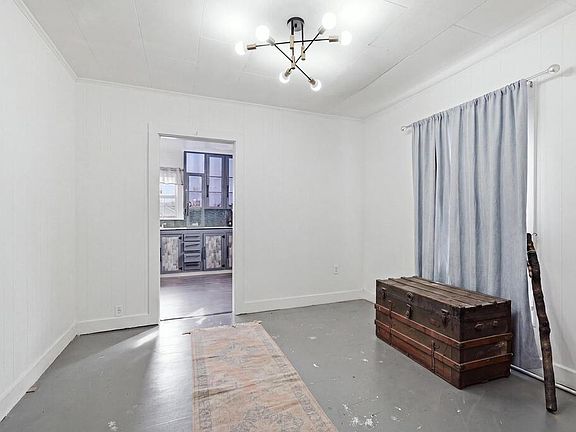 3rd image of 47 Bilbrey St