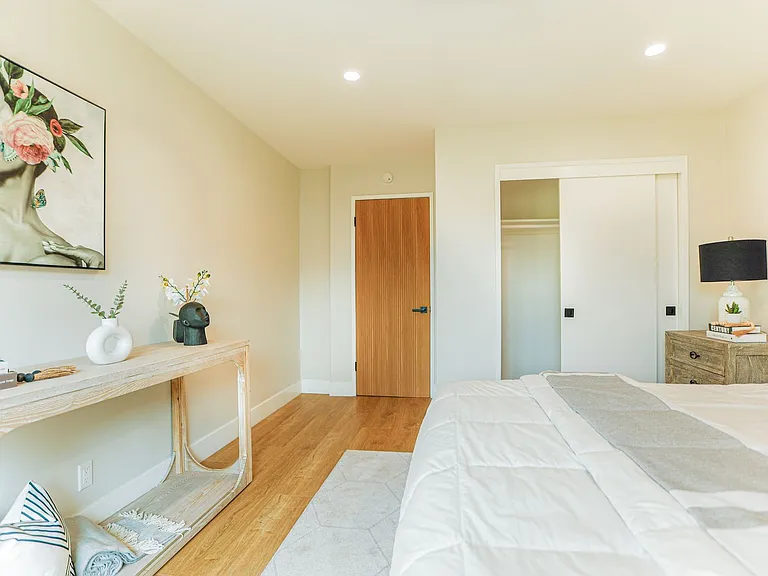 319 Heliotrope Ave — Photo 4