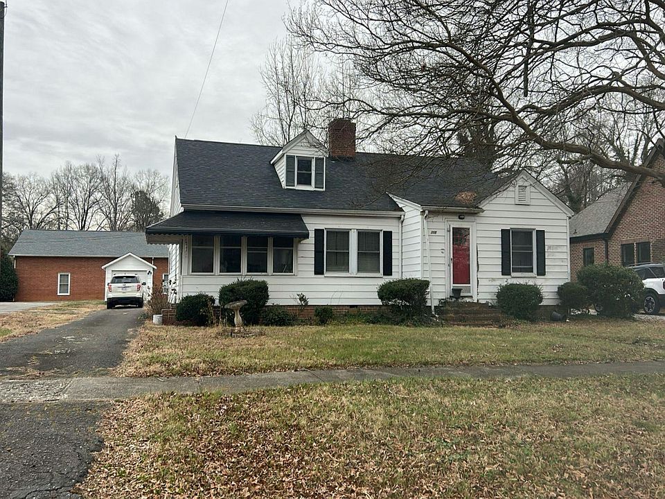 1st image of 305 E 1st St