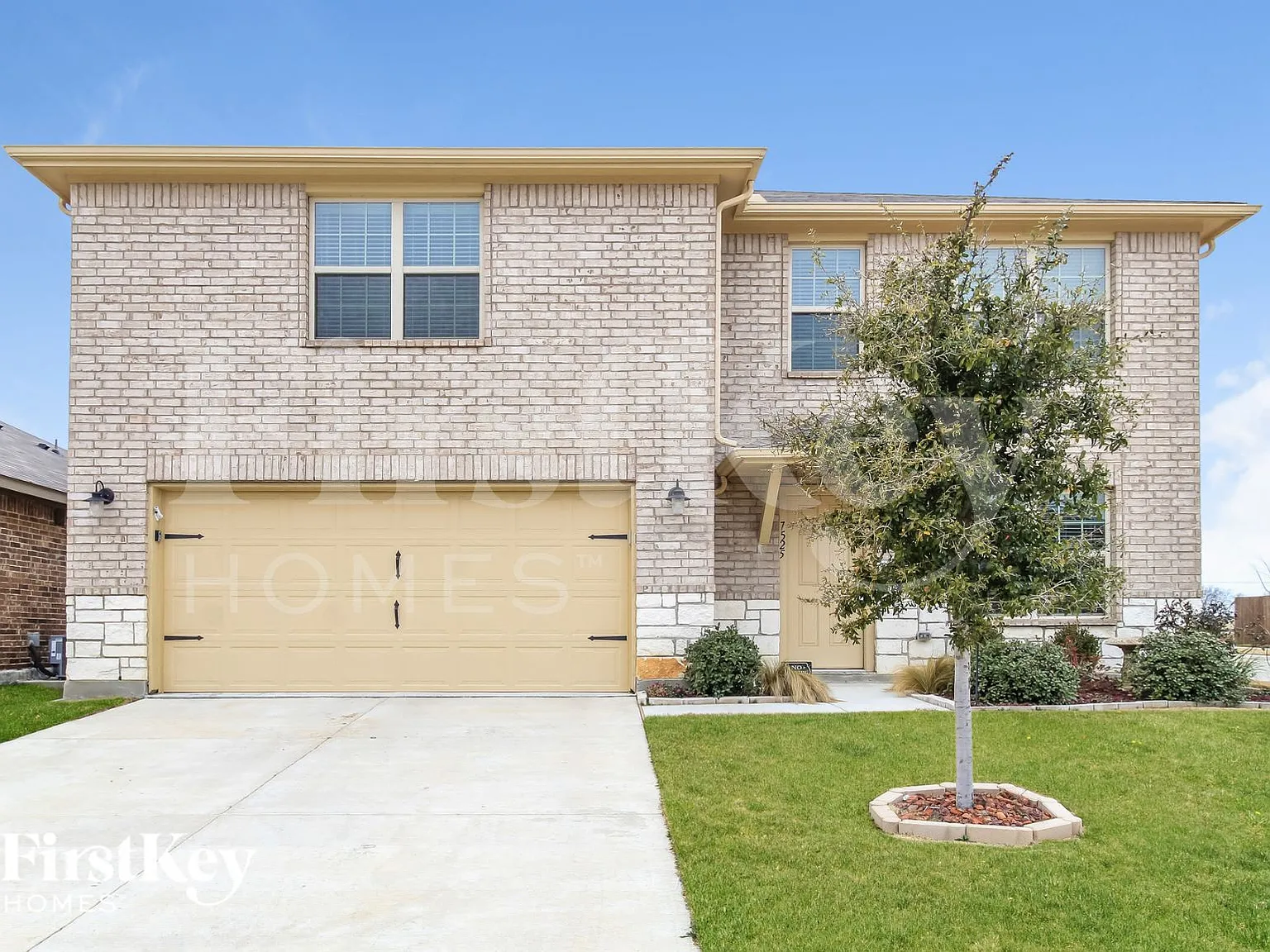 4 bed, 4.0 bath, 2702 sqft, $2,575 — Photo 2
