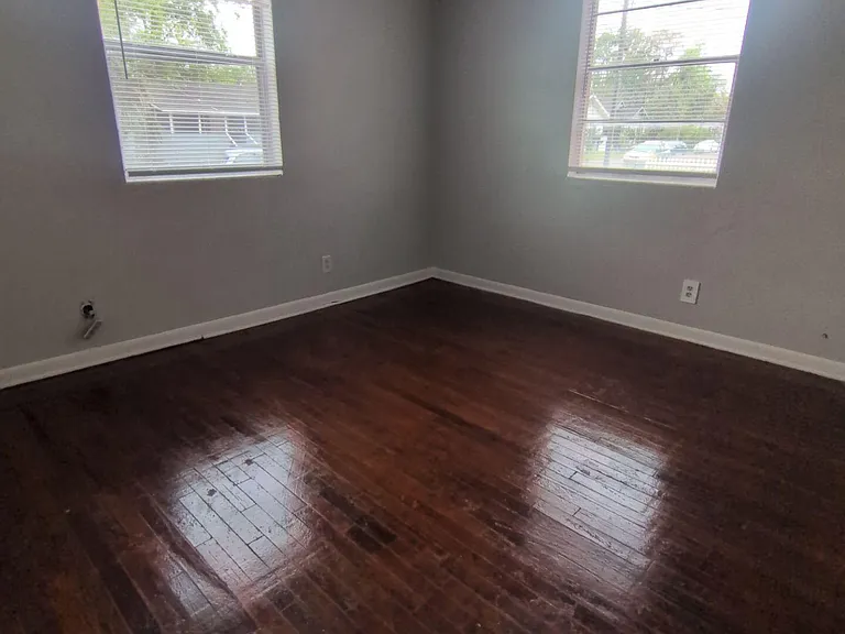 1145 W 25th St #1 — Photo 3