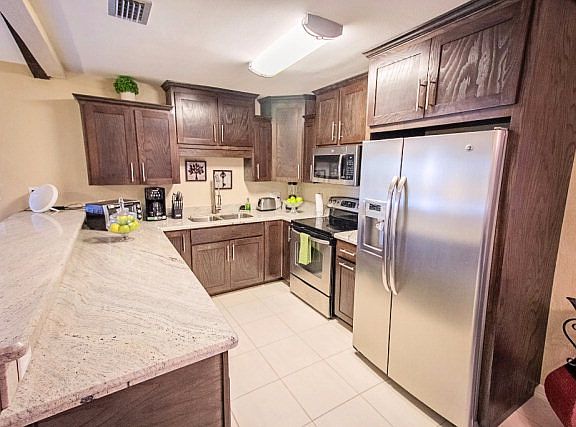5th image of 2701 Esperanza Ln
