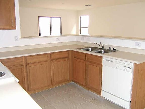 4th image of 1056 W Desert Basin Dr