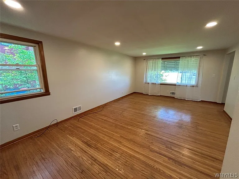 1835 Military Rd — Photo 19