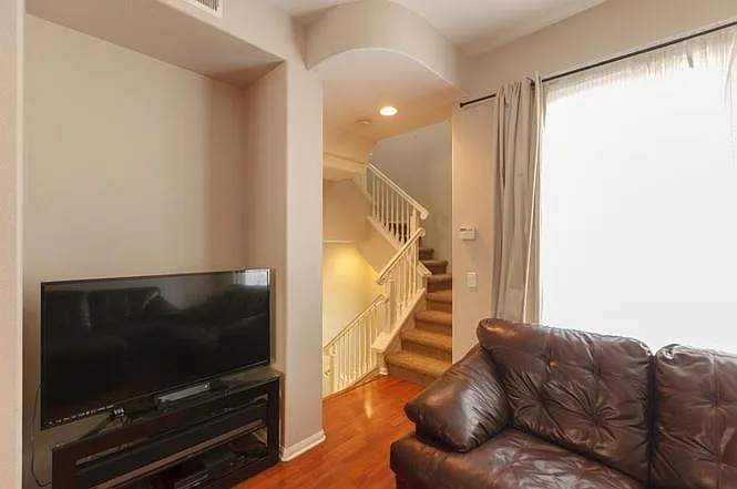 606 Kellogg St — Photo 9