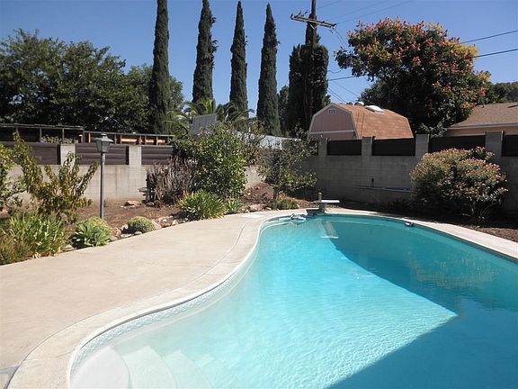5th image of 713 Palomar Ave