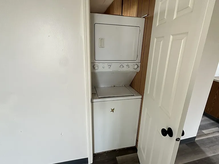 405 S 8th St — Photo 9