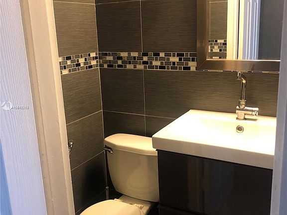 2nd image of 3660 NE 166th St APT 709