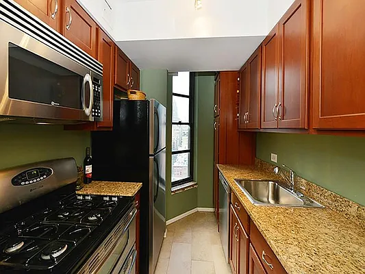 Sold by Sotheby's International Realty | media 3