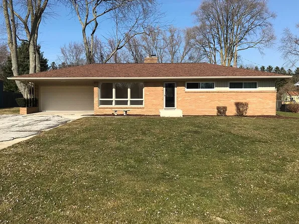 2173 Hanley Rd N, Saint Joseph, MI 49085
