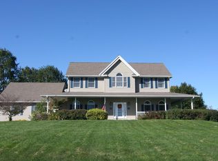 654 Hideaway Ave, Newton, IA 50208