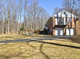 10805 Lockland Rd, Potomac, MD 20854