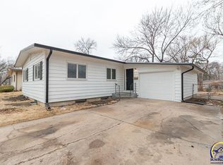 5454 SW 19th St, Topeka, KS 66604