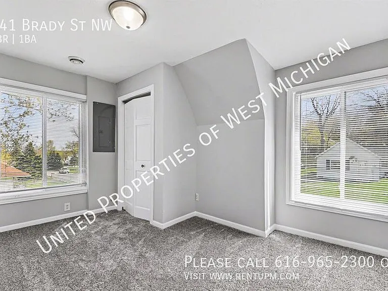 341 Brady St NW — Photo 7