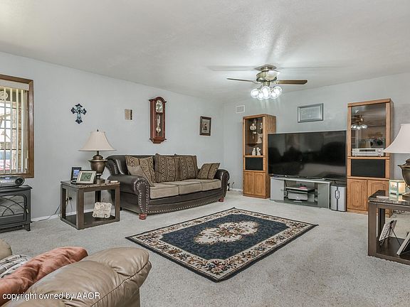 4th image of 719 Collier Dr