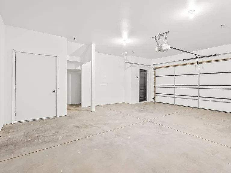 Twin Oaks Apartments — Photo 24