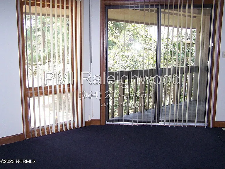 220 Foxkroft Dr — Photo 13