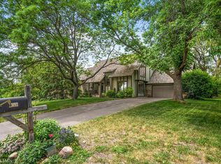 1503 Briarknoll Dr, Arden Hills, MN 55112