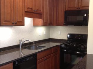 1014 Spruce St APT 11, Philadelphia, PA 19107