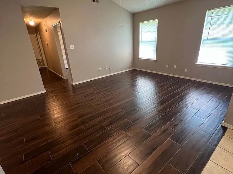 1703 Wilder Ln — Photo 12