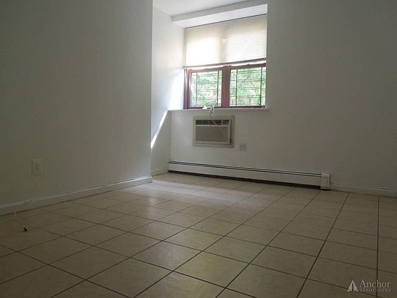 3rd image of 535 W 51st St APT Lf