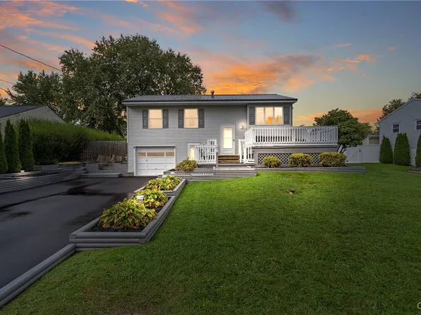 320 Idlewood Blvd, Baldwinsville, NY 13027