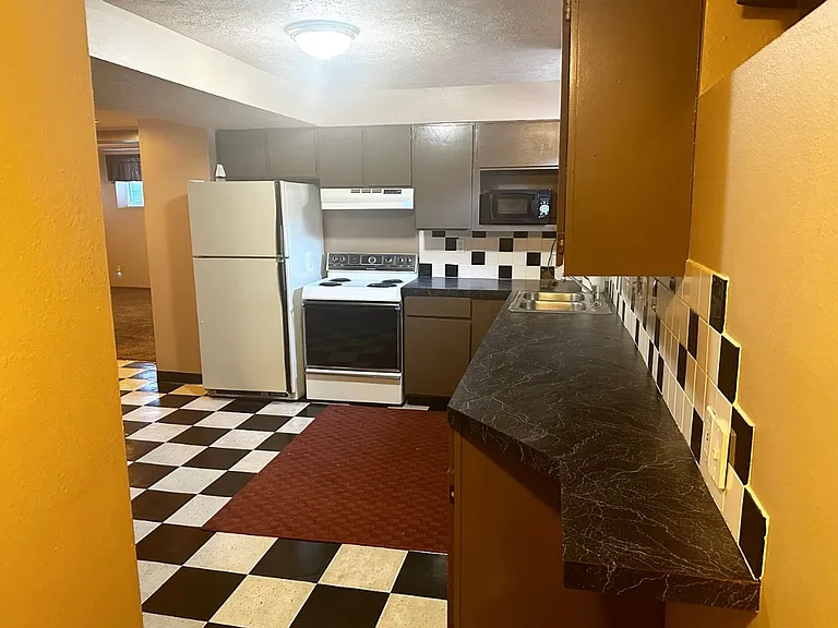 1212-1214 E Illinois Ave — Photo 1