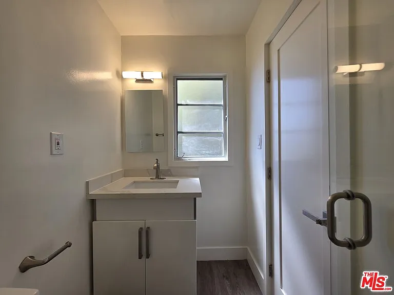 1635 S Beverly Glen Blvd #6 — Photo 16