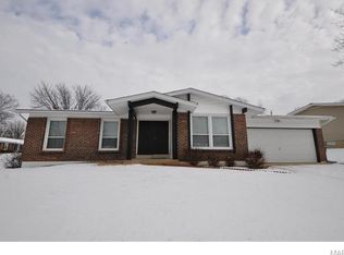 2335 Calle Vista Dr, Florissant, MO 63031