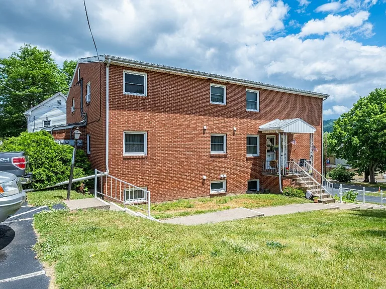 Schoolhouse Apartments — Photo 6