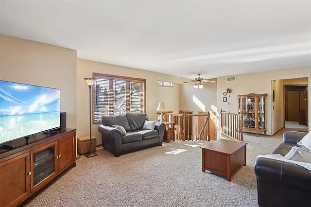 1606 Manchester Xing — Photo 5