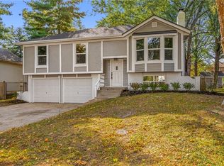 1027 W Wabash Ter, Olathe, KS 66061