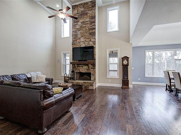 5th image of 18 Weather View Trl SE