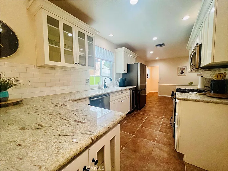 5309 Lockhurst Dr — Photo 17