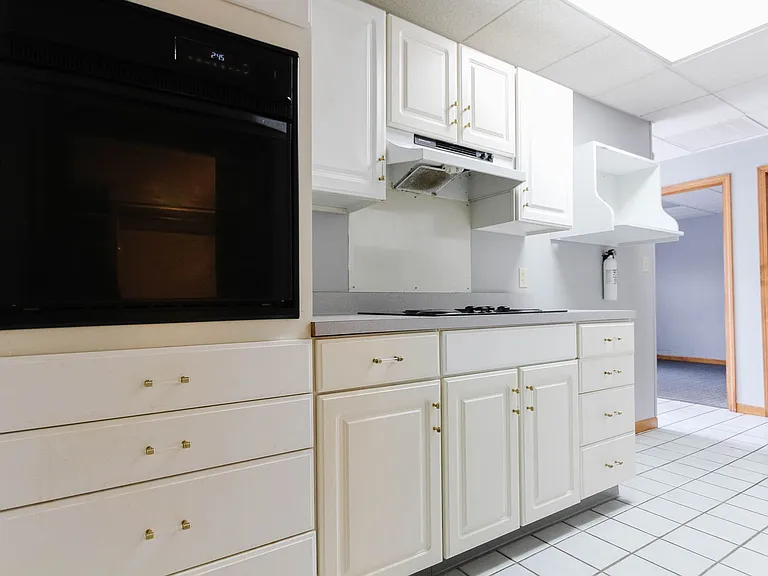 Spacious Northside Apartments — Photo 11