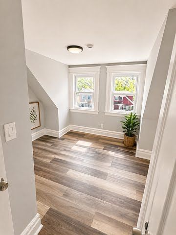 2nd image of 1048 Grove St #3