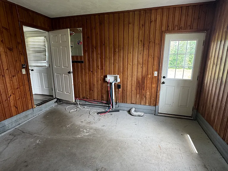 2040 Greensburg Rd — Photo 12